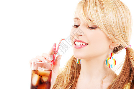 饮乐趣女性玻璃稻草饮料享受可乐快乐金发女郎食物图片