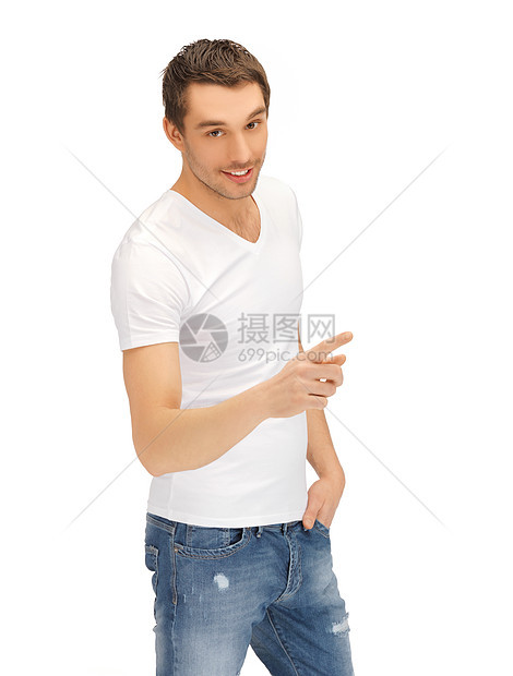 穿白衬衫的男人 用手指对着他的手指手臂工人快乐男性警报指责白色行动学生衬衫图片