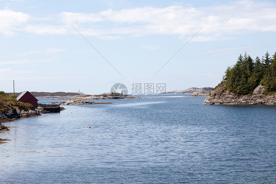 照片来自挪威瀑布天空荒野蓝色山脉树木风景峡湾景观森林图片