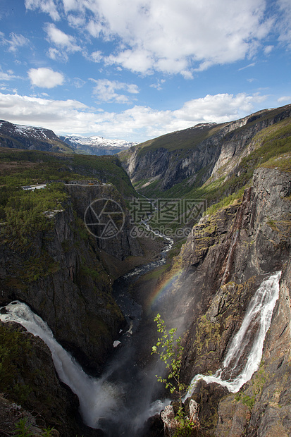 挪威的河流和瀑布游客旅游风景山脉荒野树木天空峡湾目的地文化图片