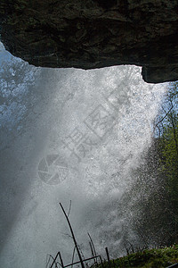 挪威的河流和瀑布森林荒野天空文化树木山脉风景峡湾旅游目的地图片