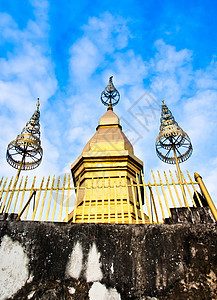 山上的寺庙家具旅游宗教爬坡道金子建筑物天空建造格式尊敬图片