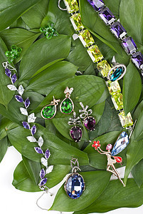 绿叶珠宝宏观婚礼宝石戒指蓝色婚姻钻石金属叶子植物图片