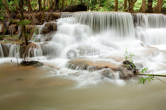 泰国热带瀑布旅行全景假期丛林气候森林飞溅公园溪流水景图片
