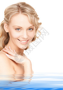 美丽美丽的妇女头发福利女孩护理皮肤青年蓝色温泉活力卫生图片