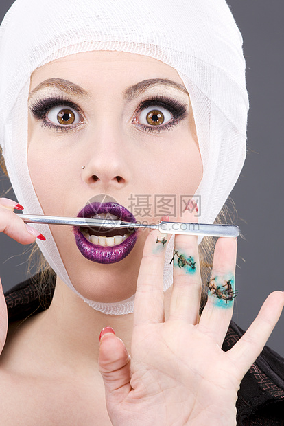 伤病挑战下的坚韧搭档 詹姆斯浓眉并肩作战冲击总冠军