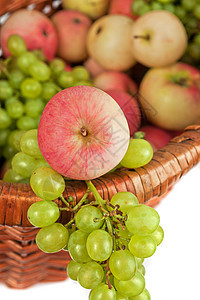 苹果和葡萄维生素味道篮子水果食物静物柳条团体甜点收成图片