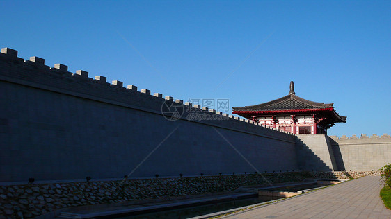 中国西安古城墙蓝色旅行中心文化历史晴天灯笼石头天空建筑学图片