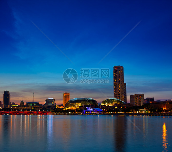 新加坡天线晚上建筑学风景天际中心音乐厅天空建筑反射日光摩天轮图片