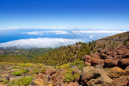 云海孤独首脑利岛天空火山悬崖巅峰地质学土地岛屿图片