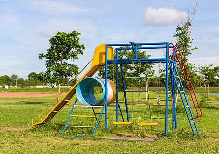 儿童游乐场公园校园阳光晴天塑料地面城堡橡皮楼梯玩具图片