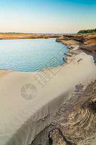 湄公河桑潘博克岛 泰国乌本拉恰塔尼海浪悬崖风景热带巨石天空港口胰岛地平线地标图片