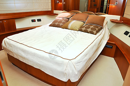 卧室游艇财富房间旅行巡航公寓血管窗户枕头寝具客舱图片