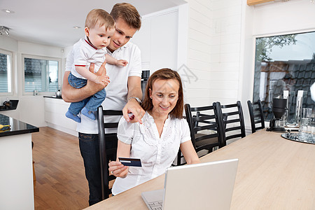 网上购物信用金融桌子互联网儿童水平父母笔记本母亲女性图片