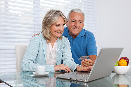 网上购物夫妇妻子退休互联网男性夫妻网络电脑女士笔记本女孩图片