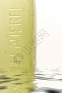 瓶装瓶子玻璃啤酒瓶绿色洪水夹钳图片