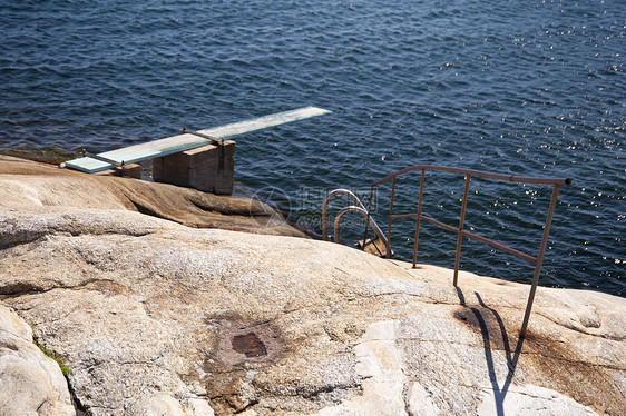 瑞典 Kaeringoen洗澡石头蓝色花岗岩跳板岩石岛屿小岛海岸图片