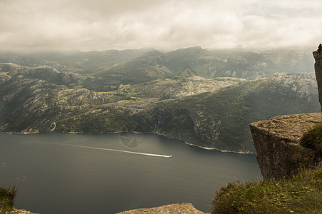 从悬崖的 Lysefjord 视图图片