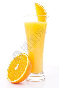 在一杯橙汁附近 半橘子图片