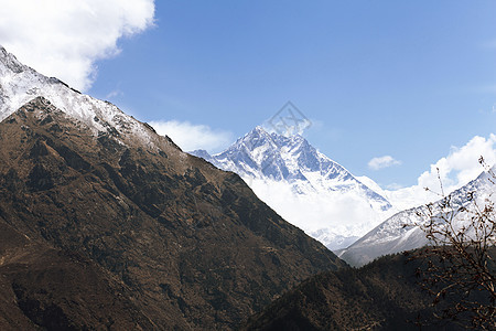 雪雪山天空蓝色风景顶峰岩石高山旅行全景环境山峰图片