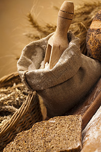 面粉和传统面包糕点种子包子小麦纤维面包师核桃饮食脆皮粮食图片