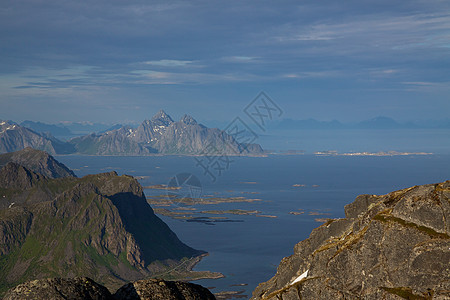 洛弗顿群岛峡湾风景海洋山脉山顶全景图片