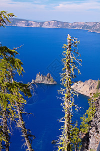 幽影船 克拉特湖山脉生态风景火山口国家火山幻影公园蓝色树木图片