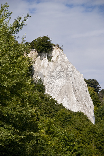 德国鲁根岛海岸景观蓝色石头卵石粉笔打火石白垩绿色燧石图片