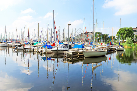 荷兰Huizen码头的船艇港口假期文化奢华桅杆城市旗帜活动建筑运输图片