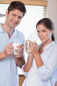 一对喝茶的一对情侣肖像图片