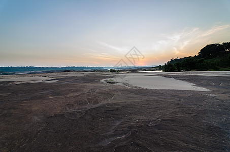 湄公河桑潘博克岛 泰国乌本拉恰塔尼旅行石头岩石支撑地平线旅游风景巨石天空热带图片