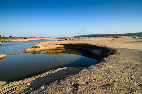 Sampanbok 湄公河中的池塘地平线晴天石头旅行支撑风景巨石旅游岩石热带图片