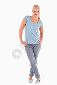 一个微笑的金发女人的肖像女性身体工作室外表衬衫女士喜悦白色图片