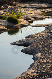 Sampanbok 湄公河中的池塘晴天旅游天空热带旅行风景悬崖支撑地平线岩石图片