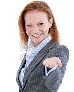 一位站立着的快乐女商务人士的肖像图片