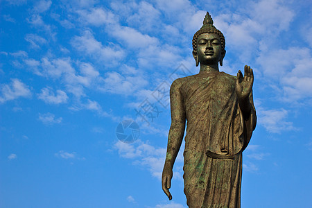 佛祖月光的布达原则门洞艺术雕像精神信仰宗教蓝色冥想天空场景图片