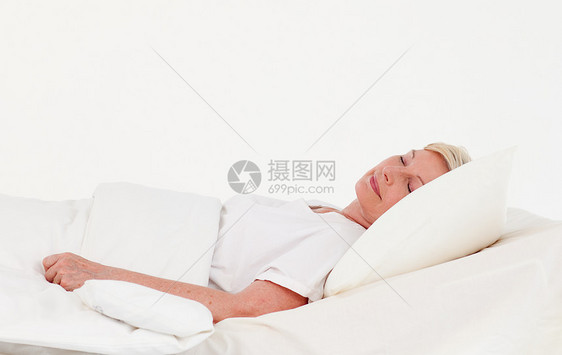 躺在医疗床上的高级病人眼睛财富睡眠疼痛药品医疗疾病头发灰色癌症图片