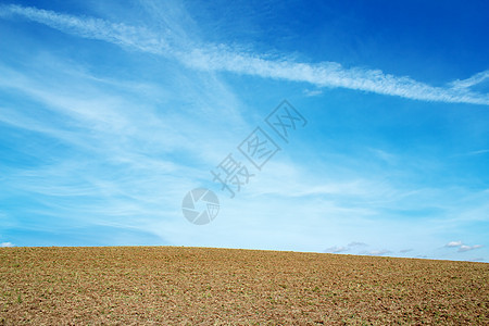 美丽的秋天场 有清晰的地平和蓝色天空风景阳光草地场地农村国家农场乡村天气土地图片