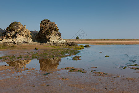 西班牙比兹卡伊亚苏卡拉里耶塔 乌尔代拜海滩生物圈岩石晴天石头地区海滩海洋图片