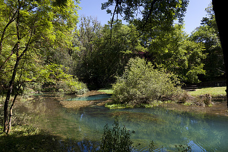 Ebro河 Fontibre Cantabria 西班牙坎塔布里亚图片