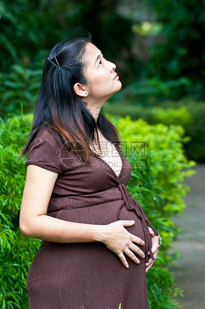 成为美丽的怀孕母亲的美丽孕妇妈妈妊娠女性孕育钥匙孩子肚子女士腹部图片