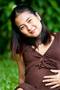 成为美丽的怀孕母亲的美丽孕妇孕育妊娠女孩妇产科腹部孩子父母女士女性图片