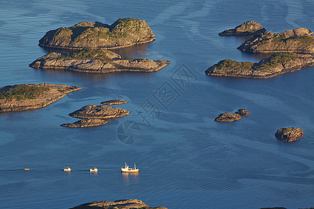 洛基岛钓鱼岛屿全景渔船灯塔海景峡湾海洋胰岛风景图片