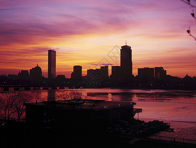 波士顿后海湾天线 天亮时看到天空天际景观旅行地标摩天大楼蓝色建筑学反射办公室图片