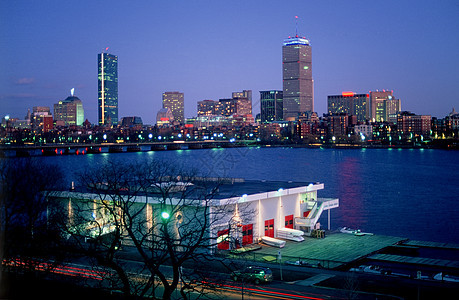波士顿天际和麻省理工学院船坞建筑学摩天大楼蓝色船库景观天际色彩建筑反射办公室图片