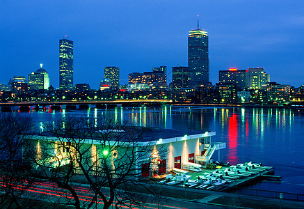 波士顿天际和麻省理工学院船坞建筑天际建筑学反射办公室大学天空蓝色城市色彩图片