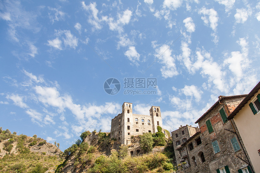 多尔恰克瓜中世纪城堡旅游旅行历史性石头村庄历史堡垒古董假期岩石图片