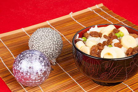 圣诞开始起动机食物葡萄干水平沙拉服务庆典美食图片