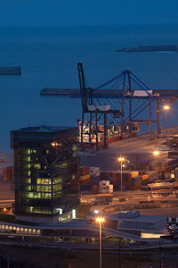 西班牙比兹卡亚桑图尔齐毕尔巴鄂港泊位圣地起重机工业港口地区城市建筑照明海洋图片