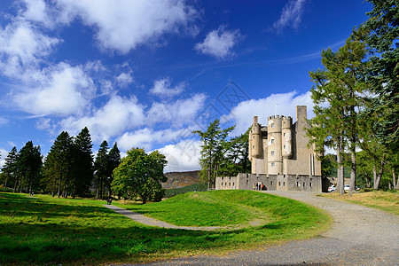 布赖马尔城堡图片